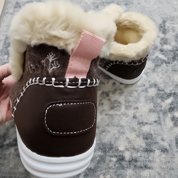 MUST GO 🙅🏻‍♀️ NWT Cozy Faux Fur Slip-On Ankle Booties, Brown. 9 & 9.5 avail - Picture 3 of 7